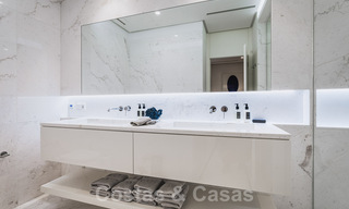 Instapklare, modernistische luxevilla te koop, nabij het strand en Puerto Banus, op de Golden Mile in Marbella 39375 