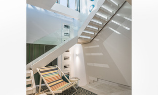 Instapklare, modernistische luxevilla te koop, nabij het strand en Puerto Banus, op de Golden Mile in Marbella 39380 