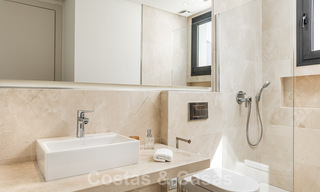 Moderne luxevilla te koop in een afgesloten woonwijk in Nueva Andalucia, Marbella 39391 