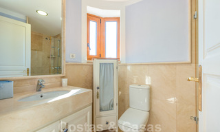 Spaanse villa koop in beachside urbanisatie op de Golden Mile in Marbella 39427 