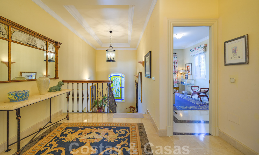 Spaanse stijl luxevilla te koop in de gegeerde strandwijk Bahia de Marbella 39446