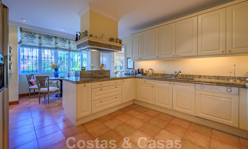 Spaanse stijl luxevilla te koop in de gegeerde strandwijk Bahia de Marbella 39468