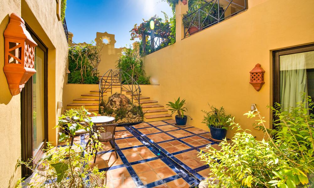 Sprookjesachtig villa in Alahambra stijl te koop in het exclusieve Marbella Club Golf Resort in Benahavis aan de Costa del Sol 39530