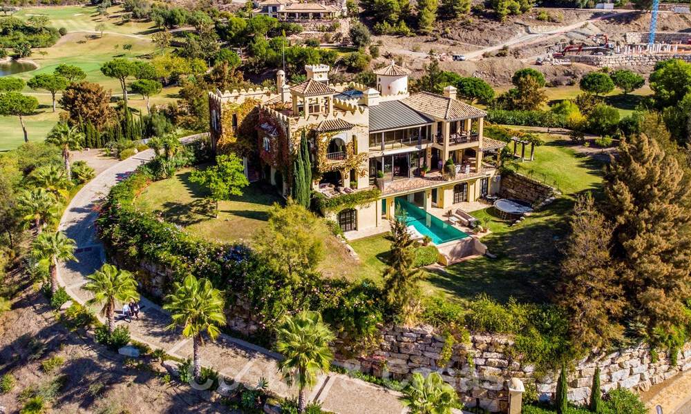 Sprookjesachtig villa in Alahambra stijl te koop in het exclusieve Marbella Club Golf Resort in Benahavis aan de Costa del Sol 39536