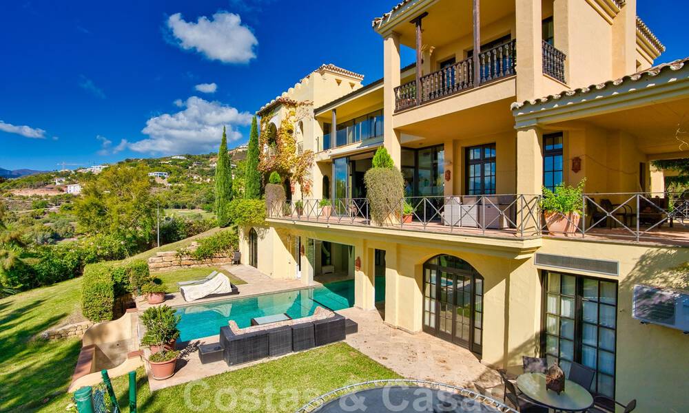 Sprookjesachtig villa in Alahambra stijl te koop in het exclusieve Marbella Club Golf Resort in Benahavis aan de Costa del Sol 39542