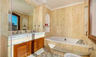 Luxevilla in Mediterrane stijl te koop op wandelafstand van het strand, de golfbaan en voorzieningen in het prestigieuze Guadalmina Baja te Marbella 39552 