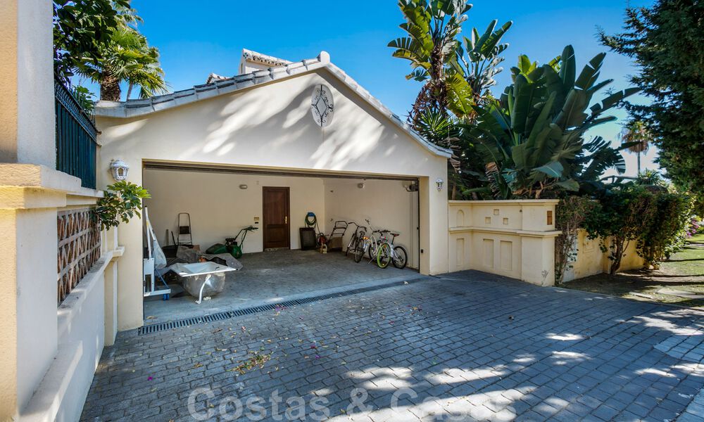 Luxevilla in Mediterrane stijl te koop op wandelafstand van het strand, de golfbaan en voorzieningen in het prestigieuze Guadalmina Baja te Marbella 39584