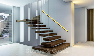 Modernistische Villa te koop, met zeezicht, omgeven door een prachtig, groen landschap in het exclusieve Cascada de Camojan, Golden Mile, Marbella 39636 