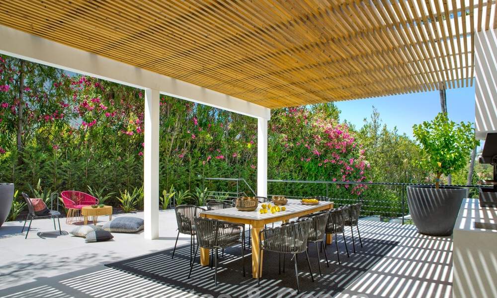 Gerenoveerde, riante luxevilla te koop in een Mediterrane stijl met een eigentijds design in Nueva Andalucia, Marbella 39609