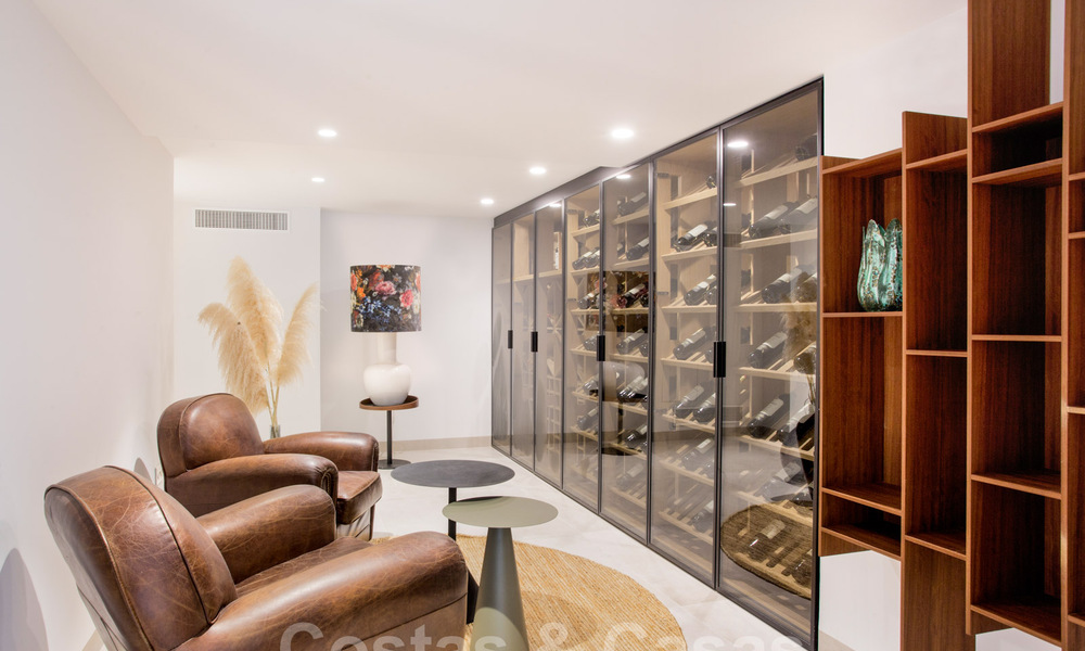 Gerenoveerde, riante luxevilla te koop in een Mediterrane stijl met een eigentijds design in Nueva Andalucia, Marbella 39621