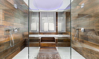 Eigentijds gerenoveerd, eerstelijns strand appartement te koop in Gray D’Albion in Puerto Banus, Marbella 39766 