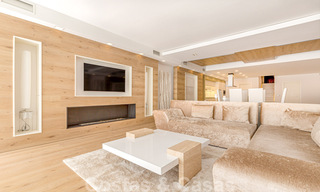 Eigentijds gerenoveerd, eerstelijns strand appartement te koop in Gray D’Albion in Puerto Banus, Marbella 39774 
