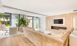 Eigentijds gerenoveerd, eerstelijns strand appartement te koop in Gray D’Albion in Puerto Banus, Marbella 39775 