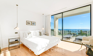 Moderne, architecturale villa met panoramisch zeezicht te koop in een vijfsterren golfresort in Marbella - Benahavis 791724 