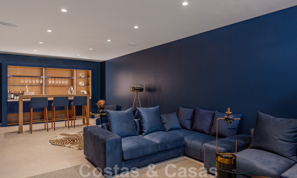Instapklare, meesterlijke, moderne, hedendaagse villa te koop in Nueva Andalucia, Marbella 39876
