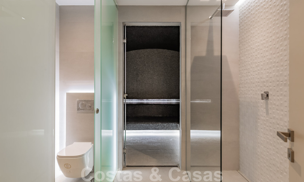 Instapklare, meesterlijke, moderne, hedendaagse villa te koop in Nueva Andalucia, Marbella 39877