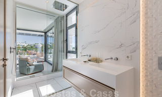 Instapklare, meesterlijke, moderne, hedendaagse villa te koop in Nueva Andalucia, Marbella 39879 