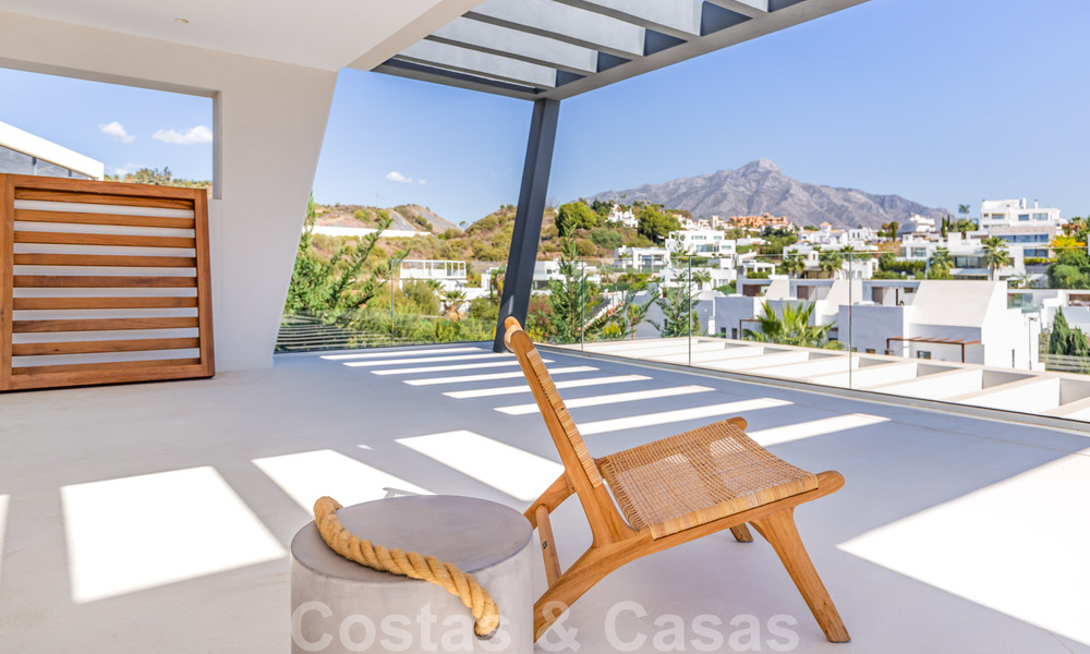 Instapklare, meesterlijke, moderne, hedendaagse villa te koop in Nueva Andalucia, Marbella 39882