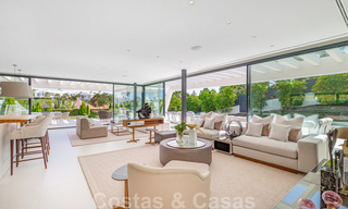 Instapklare, meesterlijke, moderne, hedendaagse villa te koop in Nueva Andalucia, Marbella 39883 