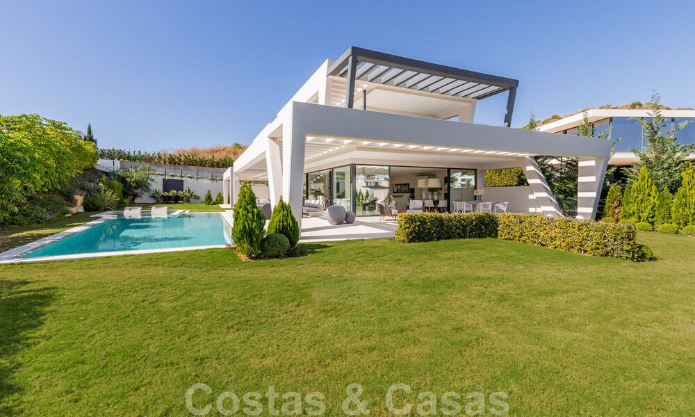 Instapklare, meesterlijke, moderne, hedendaagse villa te koop in Nueva Andalucia, Marbella 39893