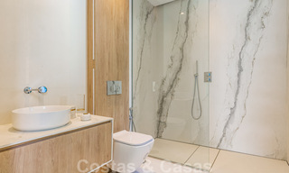 Instapklare, meesterlijke, moderne, hedendaagse villa te koop in Nueva Andalucia, Marbella 39898 