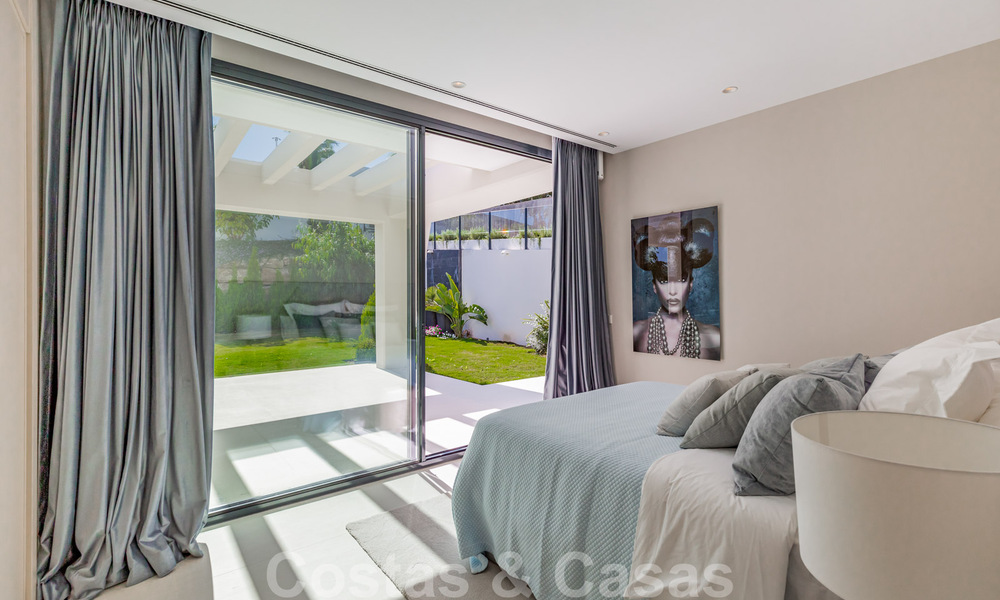 Instapklare, meesterlijke, moderne, hedendaagse villa te koop in Nueva Andalucia, Marbella 39899
