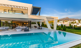 Instapklare, meesterlijke, moderne, hedendaagse villa te koop in Nueva Andalucia, Marbella 39901 