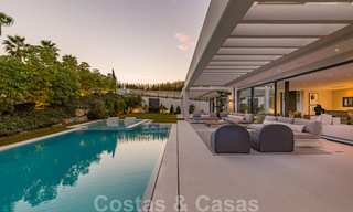 Instapklare, meesterlijke, moderne, hedendaagse villa te koop in Nueva Andalucia, Marbella 39910 