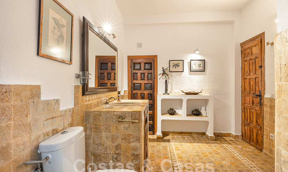 Traditioneel, rustiek landgoed te koop op een riant perceel van meer dan 17.000m² aan de rand van het dorp in het exclusieve Benahavis 55760