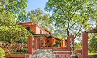 Traditioneel, rustiek landgoed te koop op een riant perceel van meer dan 17.000m² aan de rand van het dorp in het exclusieve Benahavis 55763 