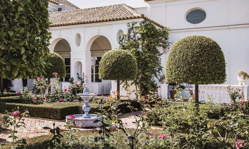 Adembenemend, stijlvol, andalusisch landgoed te koop op eerstelijns golf in Altos de Valderrama, Sotogrande 39987