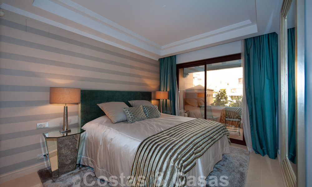 Ruim, luxe appartement te koop met zeezicht, in een eerstelijnstrand complex op de New Golden Mile tussen Marbella en Estepona 39989