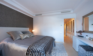 Ruim, luxe appartement te koop met zeezicht, in een eerstelijnstrand complex op de New Golden Mile tussen Marbella en Estepona 39996 