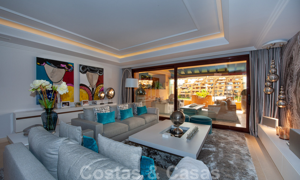 Ruim, luxe appartement te koop met zeezicht, in een eerstelijnstrand complex op de New Golden Mile tussen Marbella en Estepona 40000