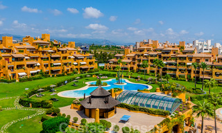 Los Granados del Mar: Exclusieve eerstelijns strand appartementen en penthouses te koop op de New Golden Mile tussen Marbella en Estepona 40036 