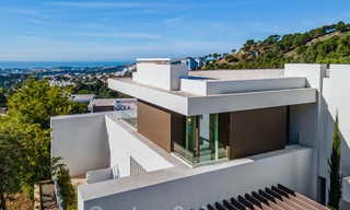 Hypermoderne, architecturale luxevilla te koop in exclusieve urbanisatie in Marbella - Benahavis 40378 