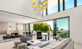 Hypermoderne, architecturale luxevilla te koop in exclusieve urbanisatie in Marbella - Benahavis 40386 