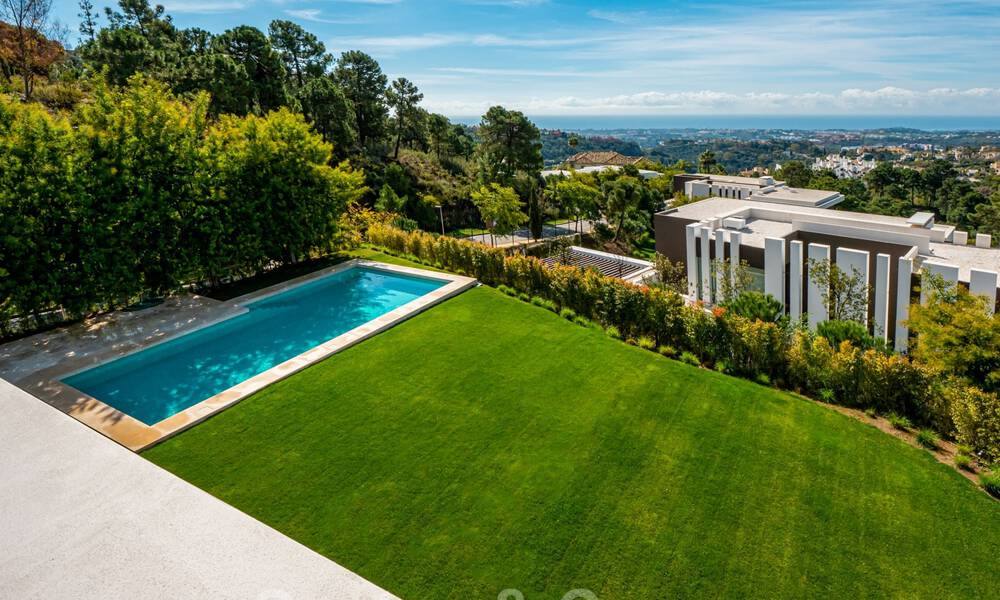 Hypermoderne, architecturale luxevilla te koop in exclusieve urbanisatie in Marbella - Benahavis 40401