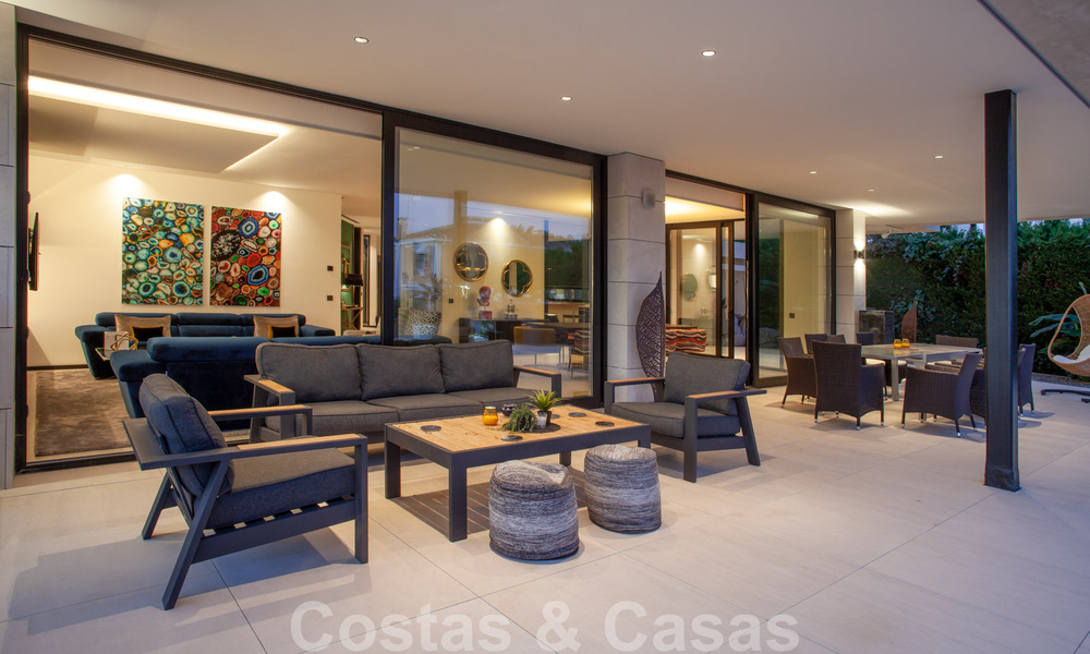 Speciale, architecturale villa te koop in een gated community in Nueva Andalucia, Marbella 40467