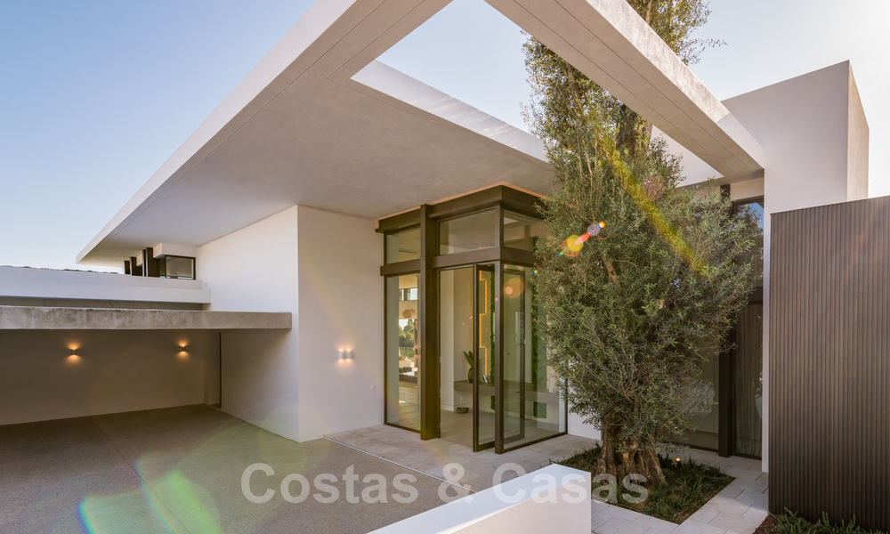 Royale, moderne villa te koop met spectaculair open zeezicht in een gated community in Benahavis - Marbella 40712