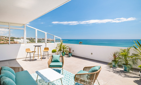 Volledig gerenoveerd penthouse te koop, met panoramisch zeezicht in een eerstelijnstrand complex in West Estepona 41098