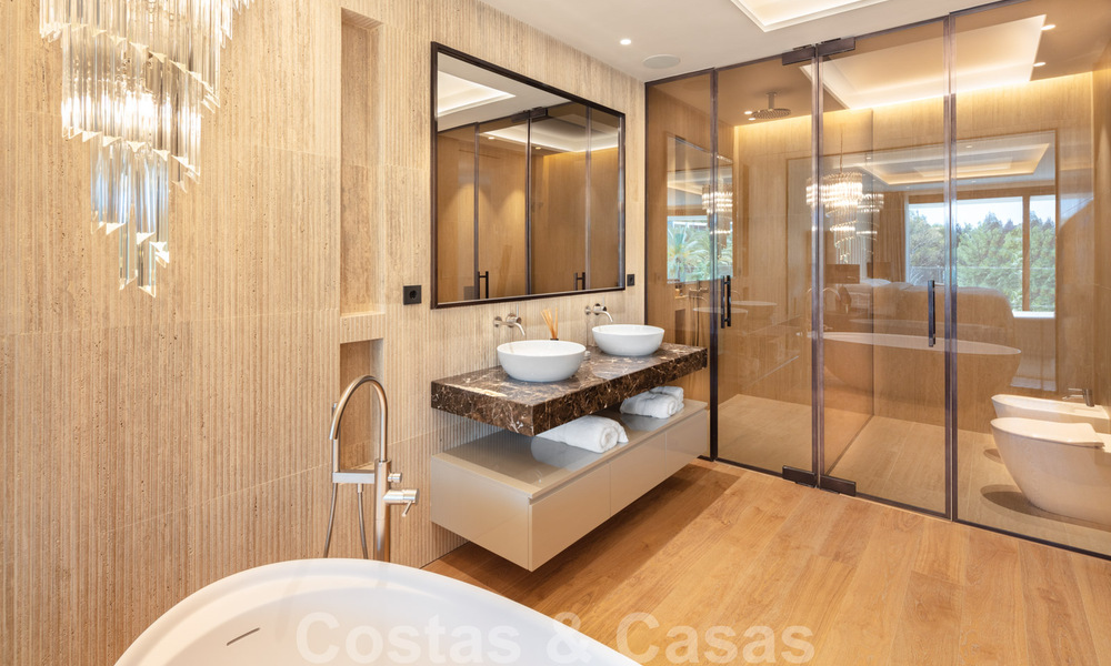 Luxueus, exclusief penthouse met enorm dakterras en eigen zwembad te koop in Marbella, Golden Mile 41123