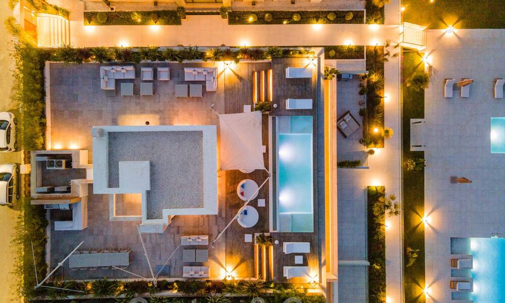 Luxueus, exclusief penthouse met enorm dakterras en eigen zwembad te koop in Marbella, Golden Mile 41131