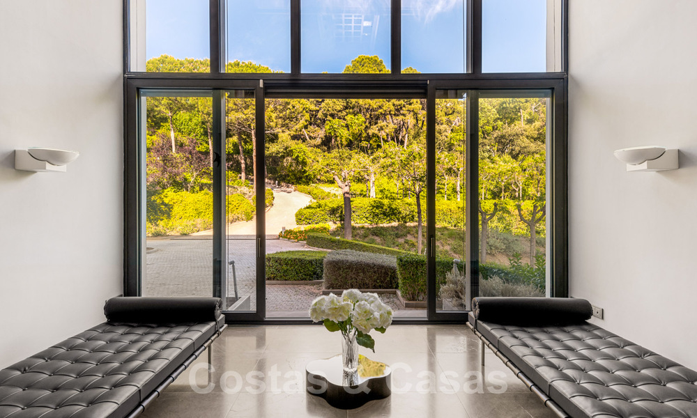 Moderne luxevilla te koop met een design interieur, in het exclusieve La Zagaleta Golfresort, Benahavis - Marbella 41246