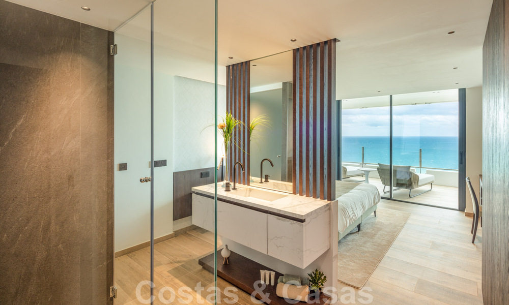 Eigentijds, modern, luxe appartement te koop met panoramisch zeezicht in Rio Real, Marbella 41276