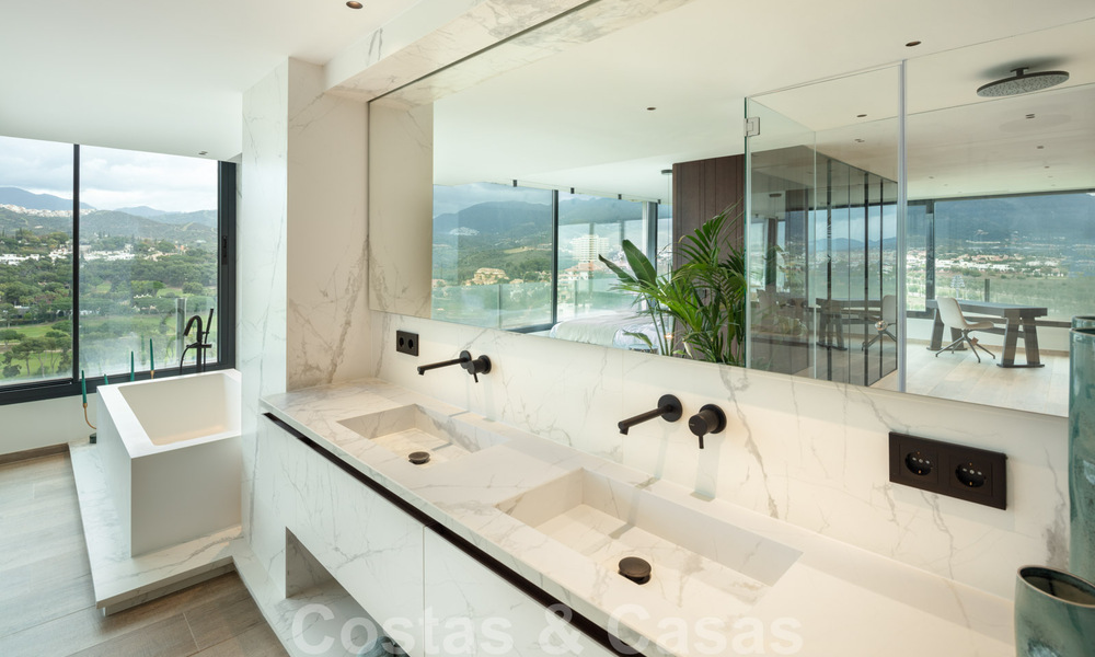 Eigentijds, modern, luxe appartement te koop met panoramisch zeezicht in Rio Real, Marbella 41284