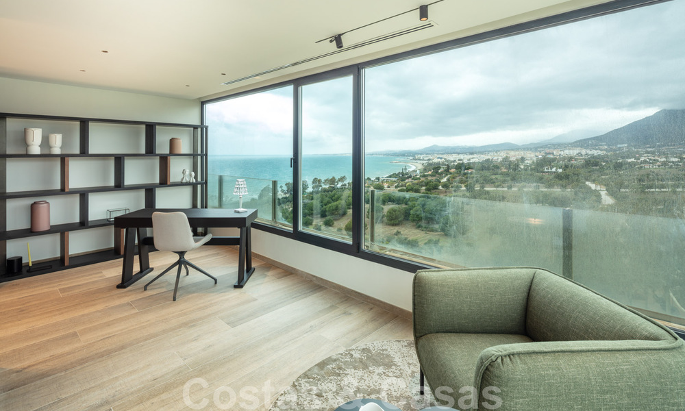 Eigentijds, modern, luxe appartement te koop met panoramisch zeezicht in Rio Real, Marbella 41286