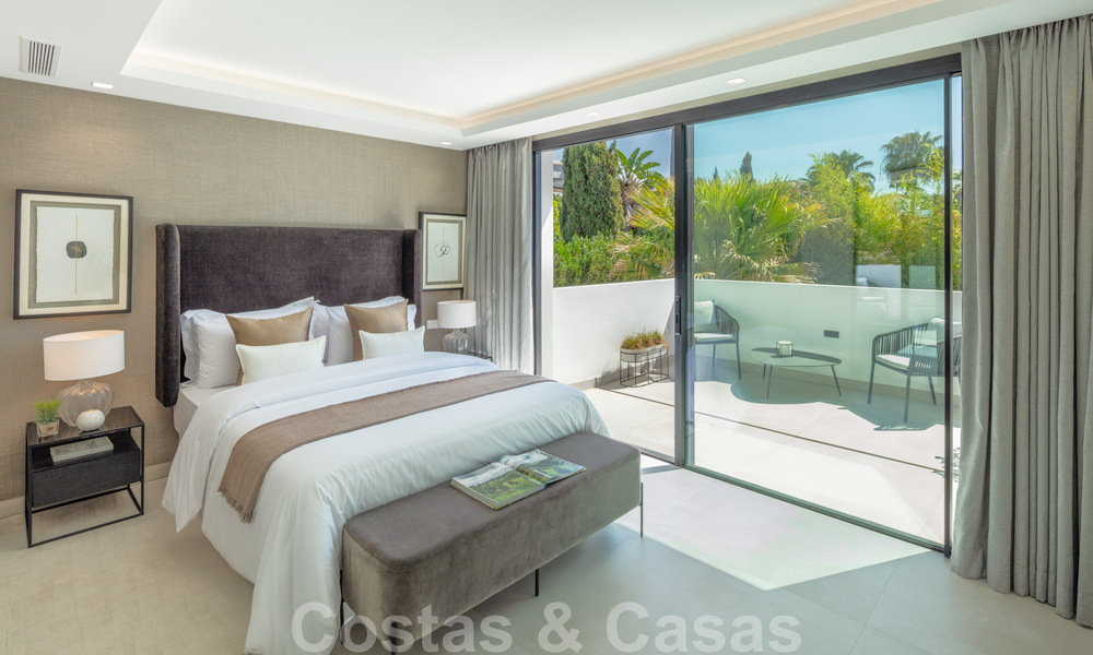 Eigentijdse luxevilla te koop, met panoramisch zicht op zee en de berg La Concha, op de Golden Mile van Marbella 41304