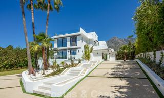 Eigentijdse luxevilla te koop, met panoramisch zicht op zee en de berg La Concha, op de Golden Mile van Marbella 41313 