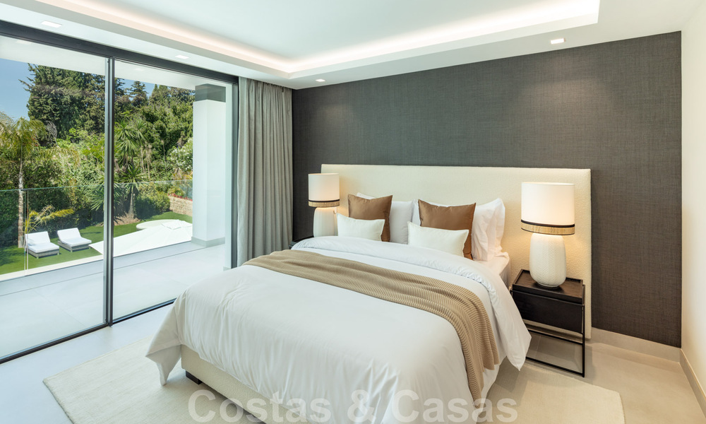 Eigentijdse luxevilla te koop, met panoramisch zicht op zee en de berg La Concha, op de Golden Mile van Marbella 41314
